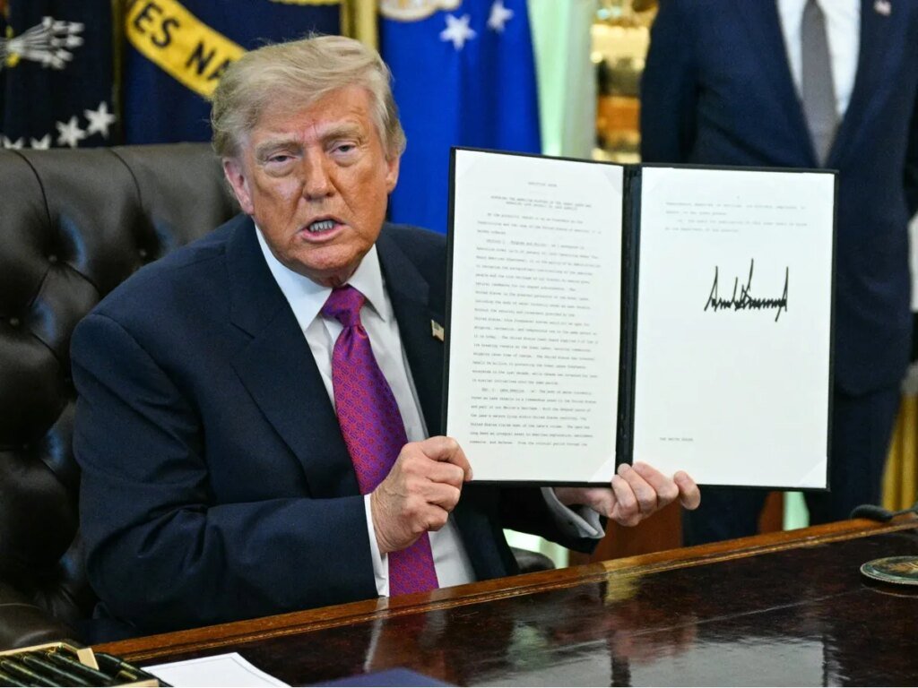 U.S. politicians condemn Trump’s renaming of Lake Ontario