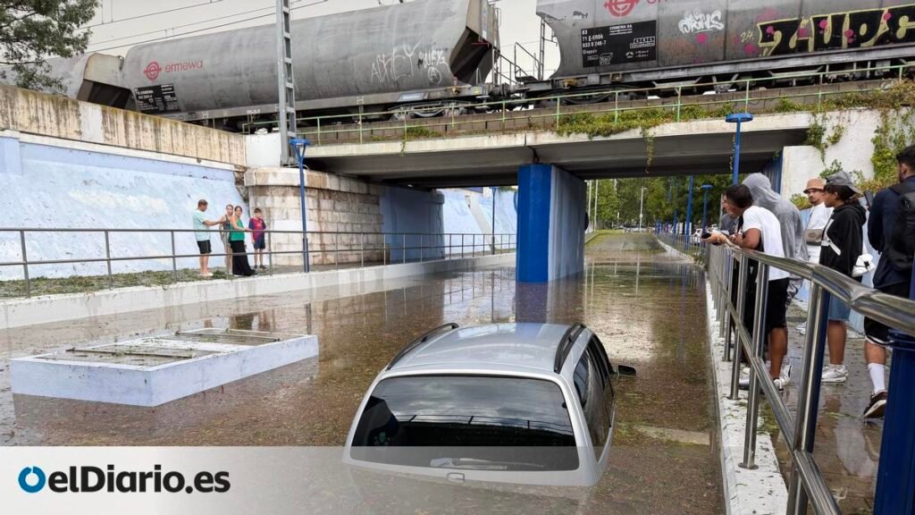 Una fuerte granizada deja calles inundadas, daños en campings y trenes cancelados en Tarragona Una fuerte granizada deja calles inundadas, daños en campings y trenes cancelados en Tarragona