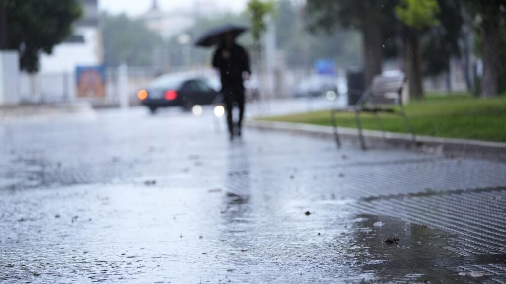 Una nueva borrasca trae tormentas fuertes, granizo y rachas de más de 70 km/h este miércoles