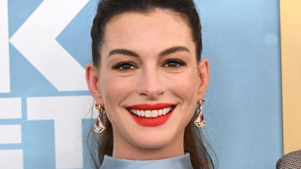 ‘Unemployment Fears’ Anne Hathaway in Tom Cruise Sequel 'Unemployment Fears' Anne Hathaway in Tom Cruise Sequel