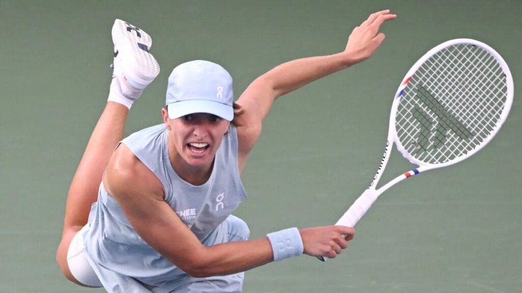 WTA roundup: Iga Swiatek tops Elena Rybakina for first title of '26
