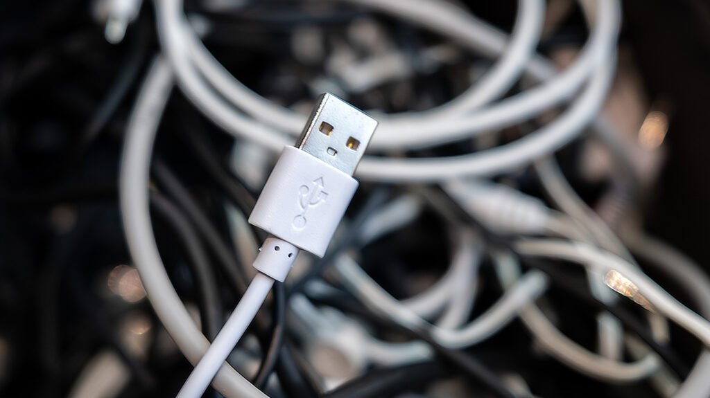 What’s The USB Trident Symbol For? How To Know What Kind Of Port You Have What's The USB Trident Symbol For? How To Know What Kind Of Port You Have