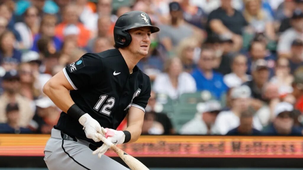 White Sox hold on for tight win over Tigers White Sox hold on for tight win over Tigers