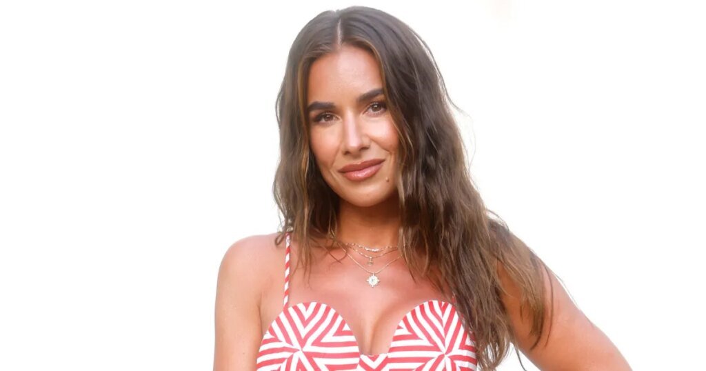 Why Jessie James Decker Decided to Remove Breast Implants Why Jessie James Decker Decided to Remove Breast Implants