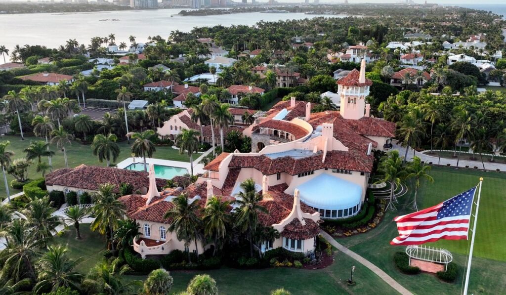 Woman arrested, charged after driving at law enforcement near Mar-a-Lago checkpoint Woman arrested, charged after driving at law enforcement near Mar-a-Lago checkpoint