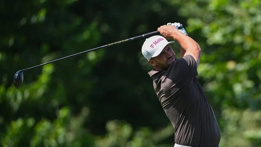 Wyndham Clark takes 5-shot lead into final round at BMW Championship