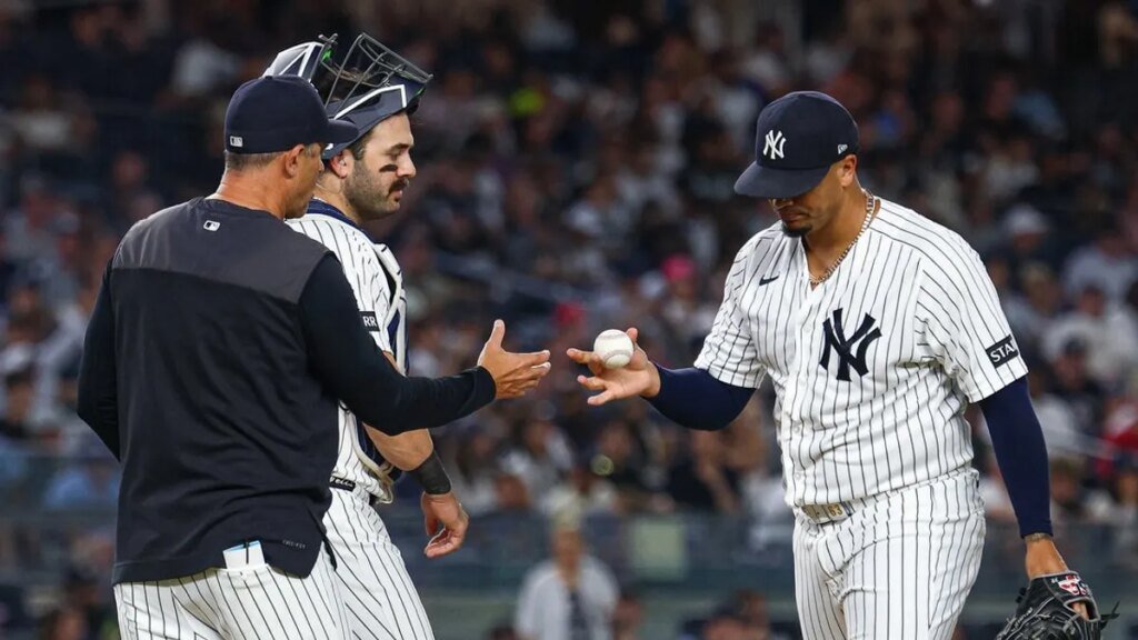 Yankees place struggling RHP Fernando Cruz (elbow) on IL