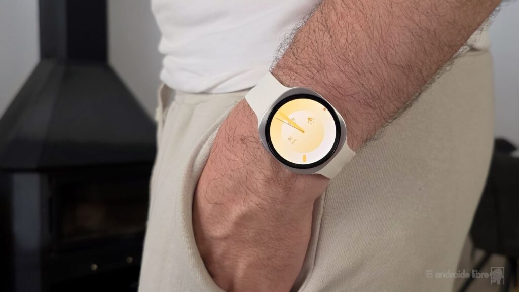 un reloj pequeño, potente y que resulta muy bonito a todo el mundo