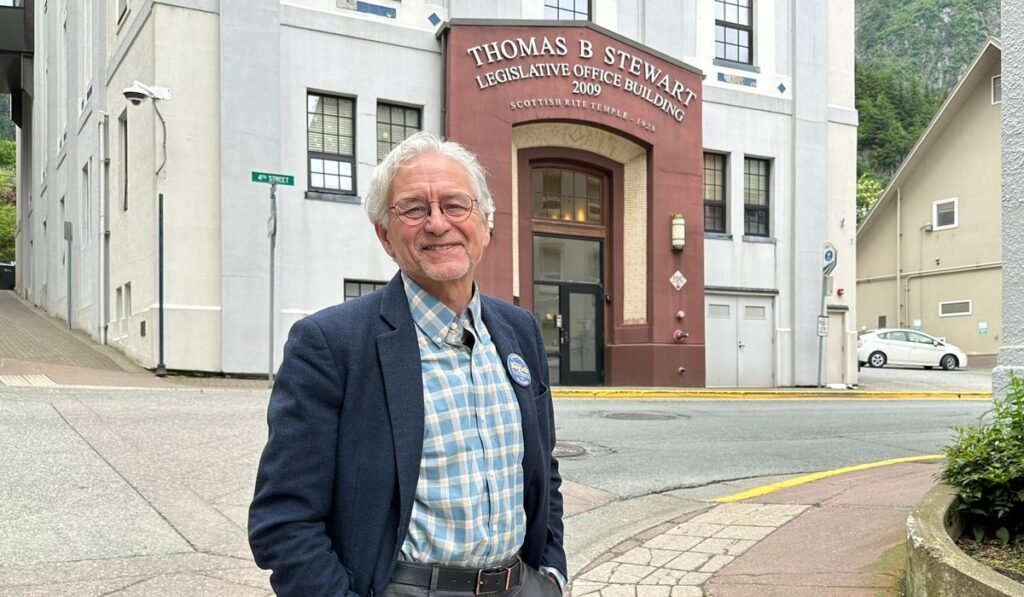 Democrats aim to unite behind one candidate in Alaska governor’s race as they hope to flip the seat Democrats aim to unite behind one candidate in Alaska governor’s race as they hope to flip the seat