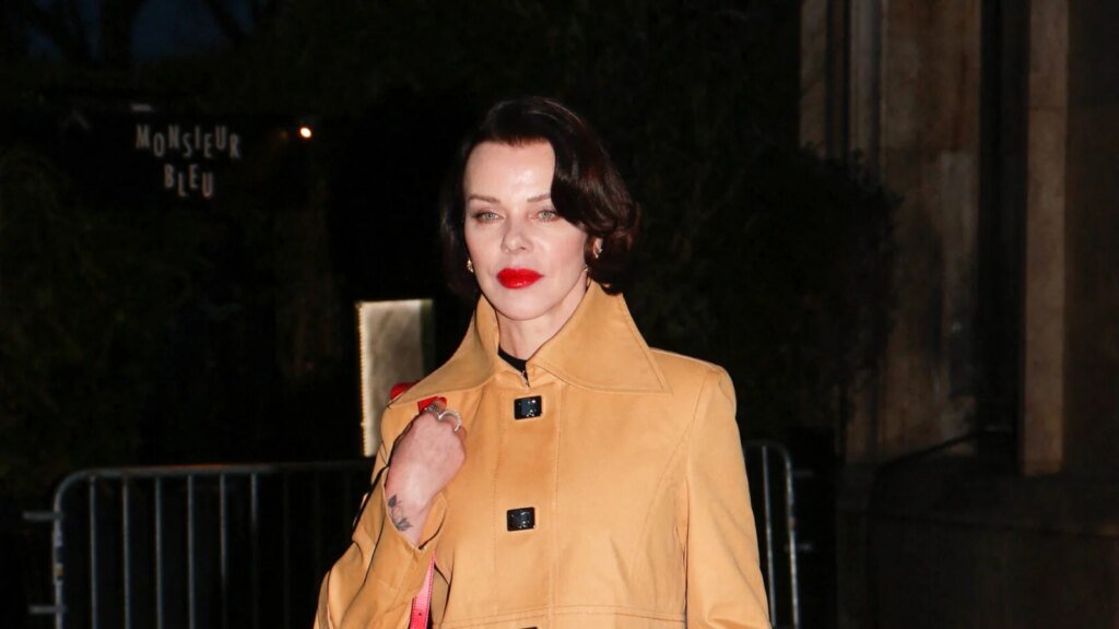 Actress Debi Mazar Recalls Toxic ‘Entourage’ Set Actress Debi Mazar Recalls Toxic 'Entourage' Set