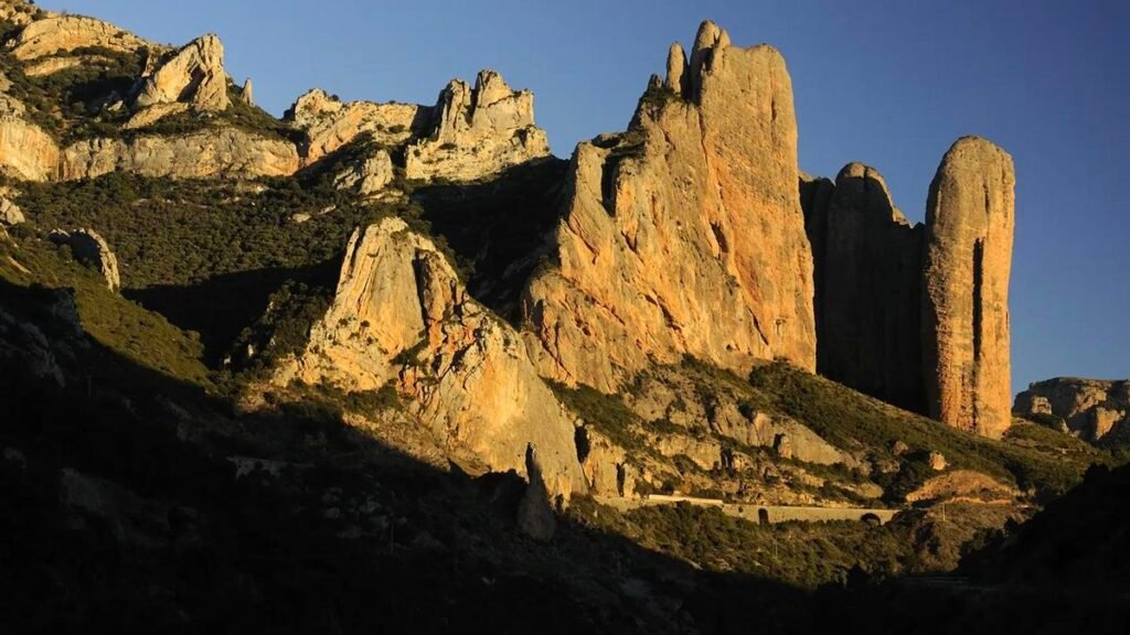 Estas formaciones geológicas de 65 millones de años son un paraíso para senderistas, escaladores y aves rapaces Estas formaciones geológicas de 65 millones de años son un paraíso para senderistas, escaladores y aves rapaces
