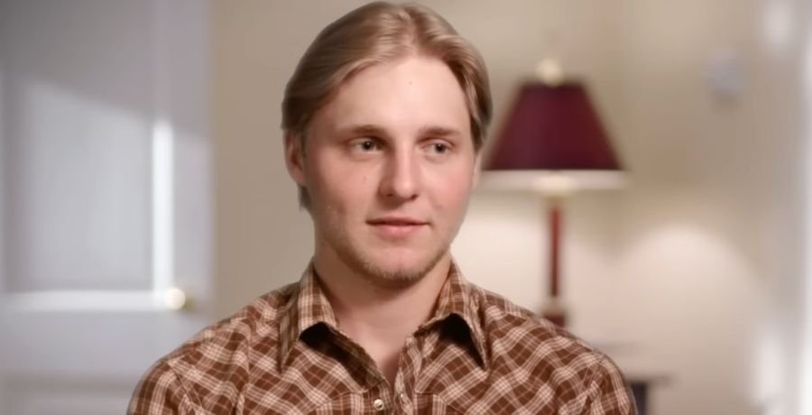 Isaac Plath Spins Girl Around, Reveals Relationship Status Isaac Plath Spins Girl Around, Reveals Relationship Status