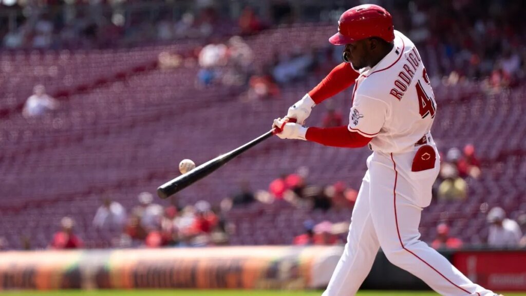 Reds smash three HRs, beat Padres for second straight day Reds smash three HRs, beat Padres for second straight day