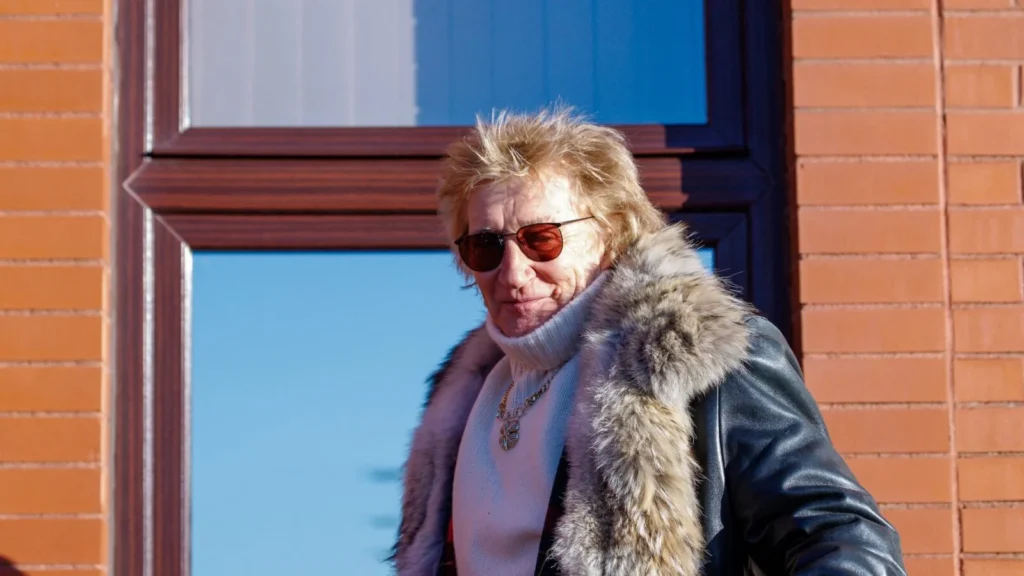 Rod Stewart’s Wife Assures He Will ‘Come Back Stronger’