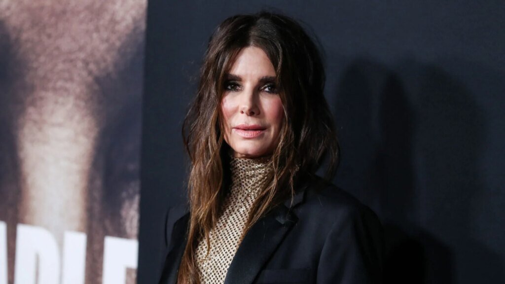 Sandra Bullock Honors 'Practical Magic' Director