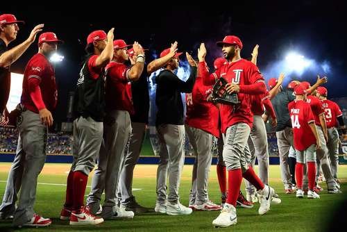 Toros, a un triunfo de la Serie del Rey; adelantan 3-1 a los Sultanes Toros, a un triunfo de la Serie del Rey; adelantan 3-1 a los Sultanes