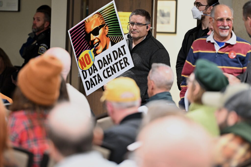 ‘An imperfect solution’ gains traction in data center fight ‘An imperfect solution’ gains traction in data center fight
